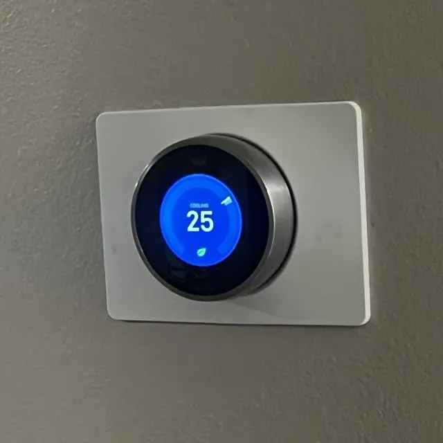 A thermostat in the Facilist camera viewfinder